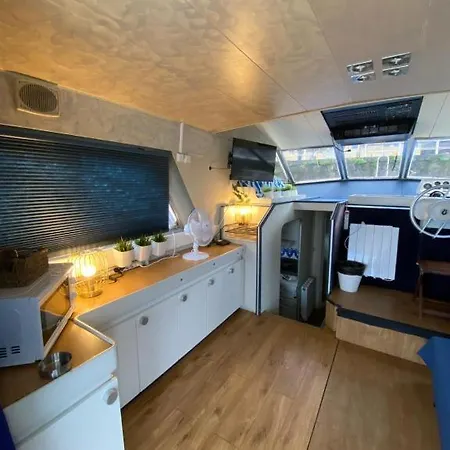 Yate En , Experiencia Unica Botel Gijon
