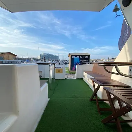 Yate En , Experiencia Unica Bådhotel *