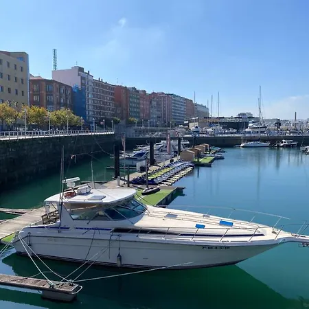 Yate En , Experiencia Unica B Botel