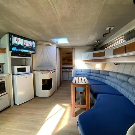 Yate En , Experiencia Unica Botel Gijon