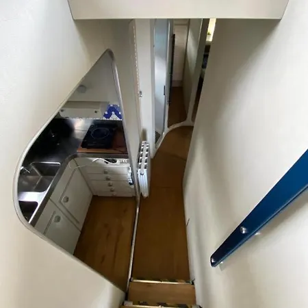 Botel Yate En , Experiencia Unica