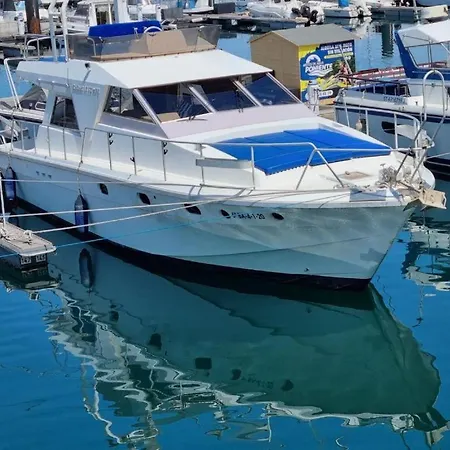Botel Yate En , Experiencia Unica B Gijon