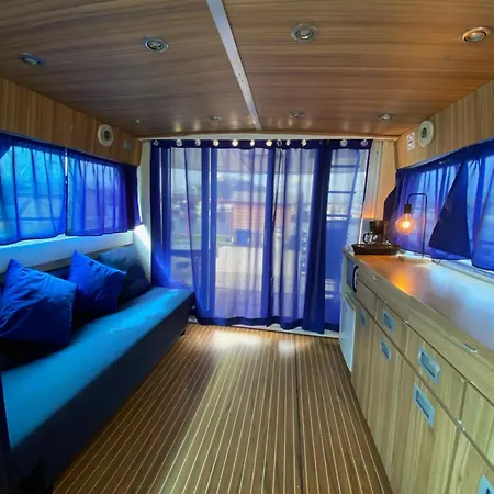 Yate En , Experiencia Unica Πλωτό κατάλυμα Χιχόν