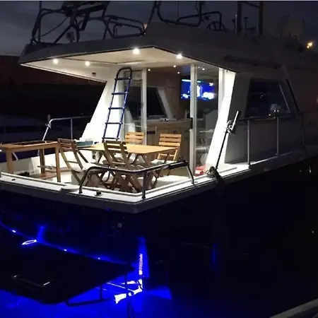 Botel Yate En , Experiencia Unica Gijon