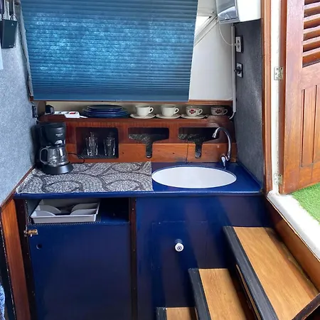 Yate En , Experiencia Unica Botel Gijon