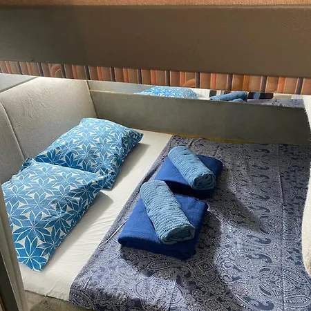 Πλωτό κατάλυμα Yate En , Experiencia Unica Χιχόν