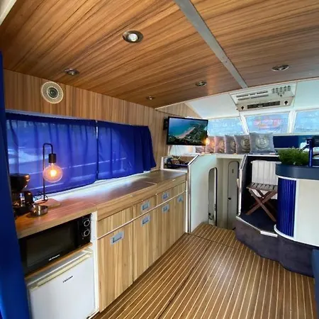 Yate En , Experiencia Unica 기욘