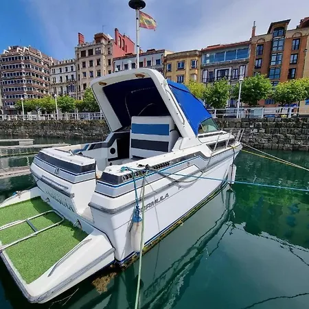 Yate En , Experiencia Unica 보트호텔 *